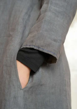 Kleid aus Leinengewebe